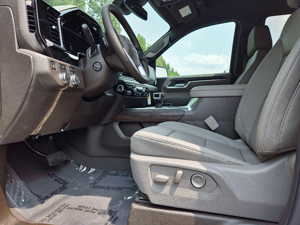new 2025 GMC Sierra 1500 car, priced at $54,013