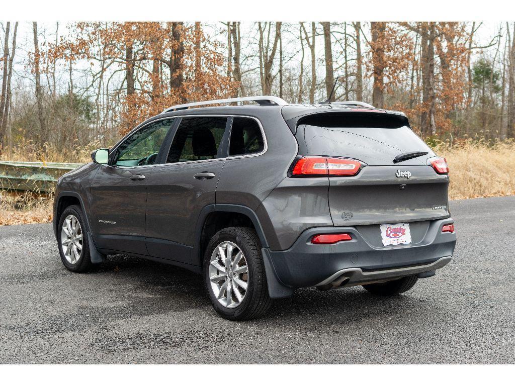 used 2014 Jeep Cherokee car, priced at $9,500