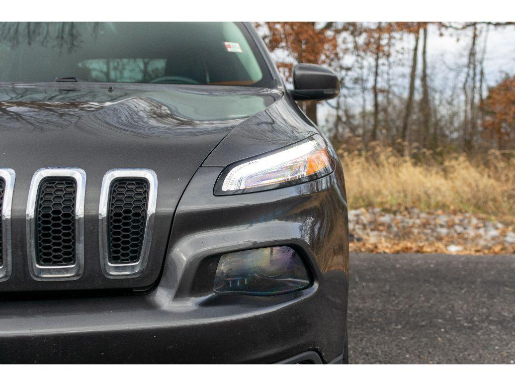 used 2014 Jeep Cherokee car, priced at $9,500