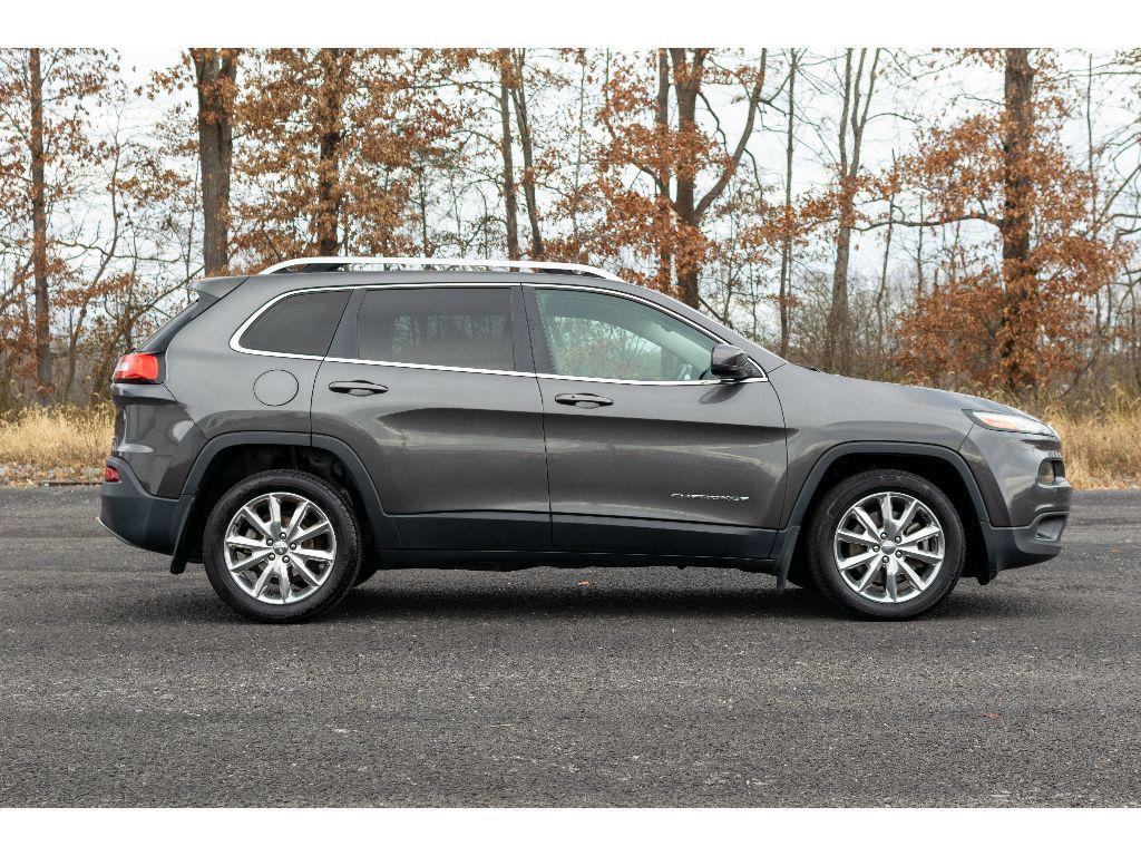 used 2014 Jeep Cherokee car, priced at $9,500