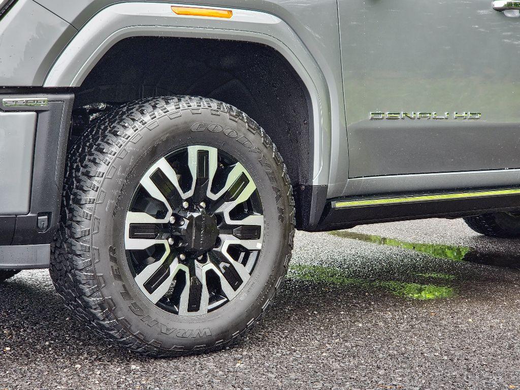 new 2025 GMC Sierra 2500 car, priced at $90,882