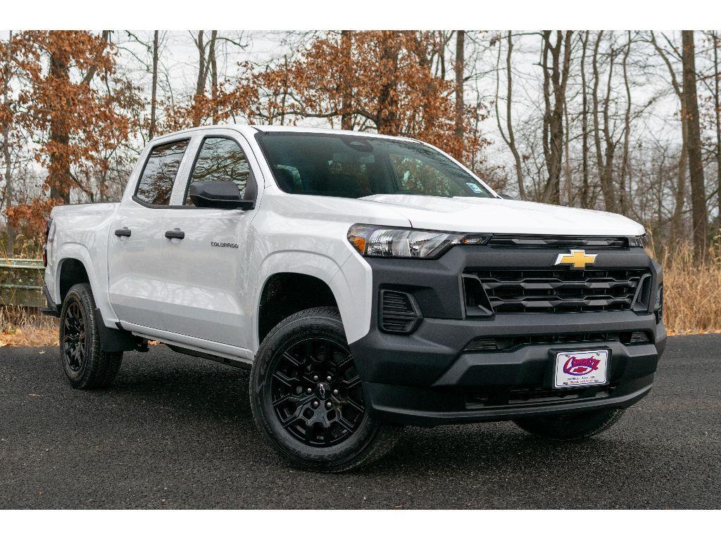 new 2025 Chevrolet Colorado car, priced at $36,177