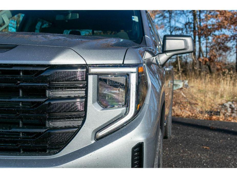 new 2025 GMC Sierra 1500 car, priced at $57,699