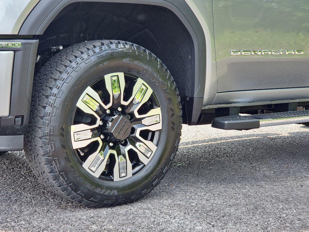 new 2025 GMC Sierra 2500 car, priced at $83,257