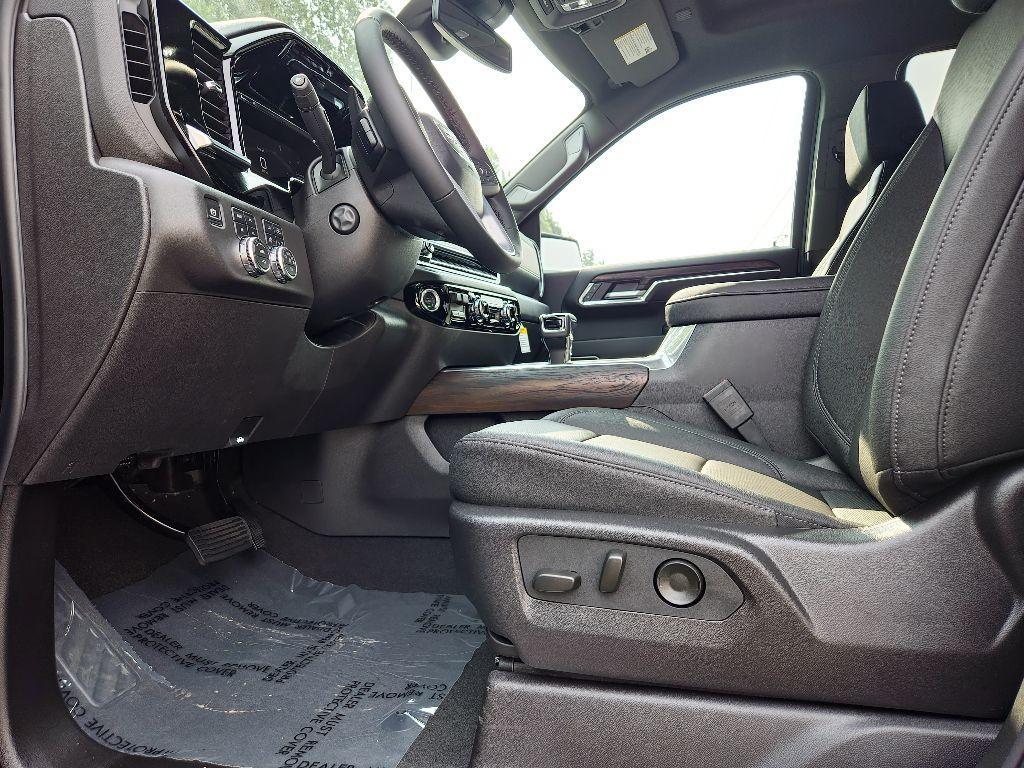 new 2025 GMC Sierra 1500 car, priced at $55,499