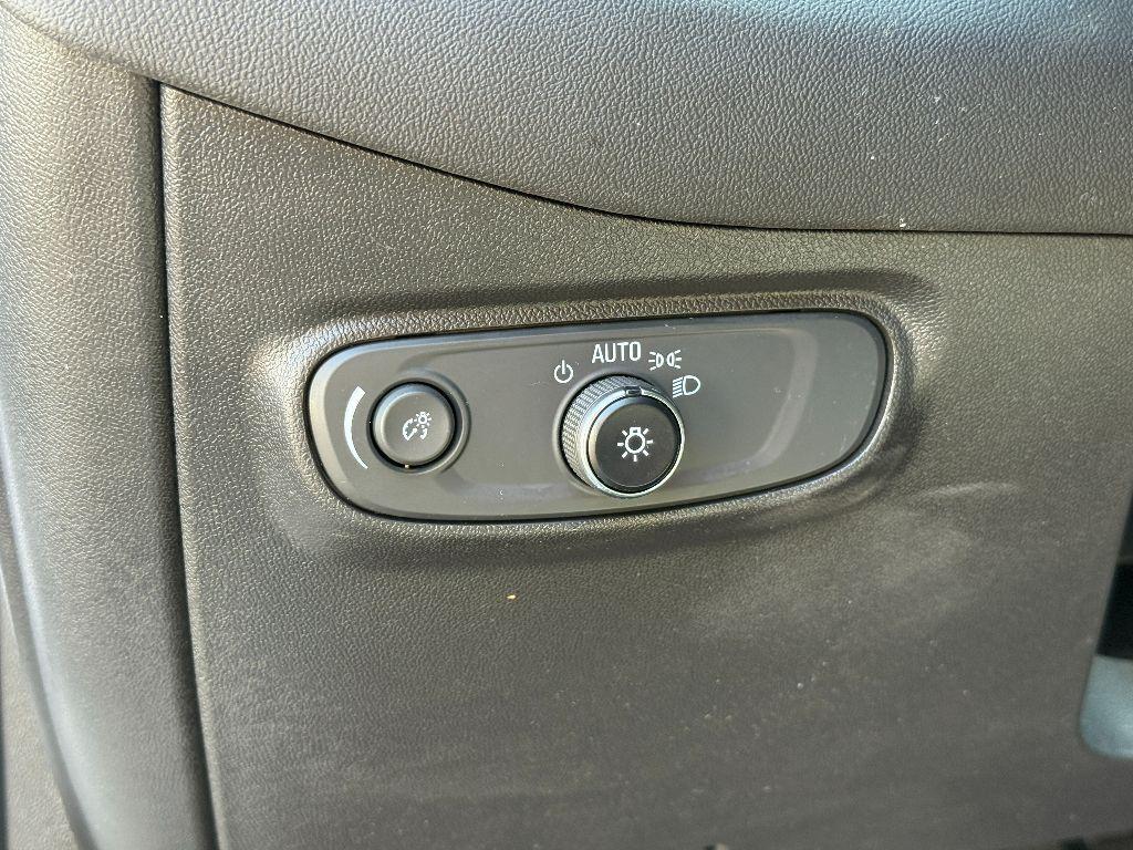 used 2022 Chevrolet Equinox car, priced at $21,250