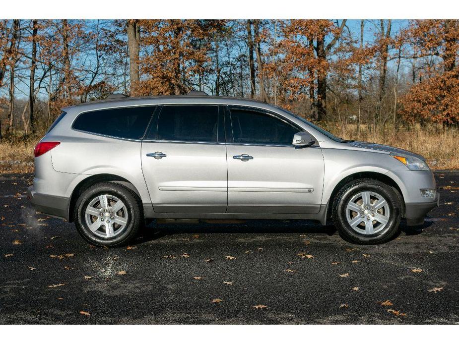 used 2010 Chevrolet Traverse car, priced at $7,999