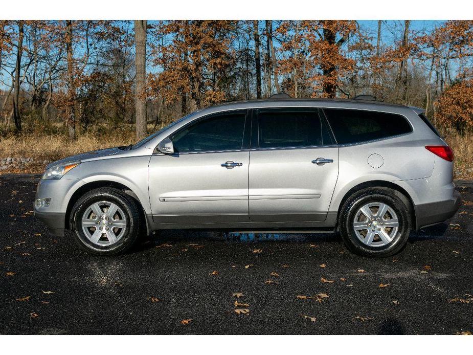 used 2010 Chevrolet Traverse car, priced at $7,999