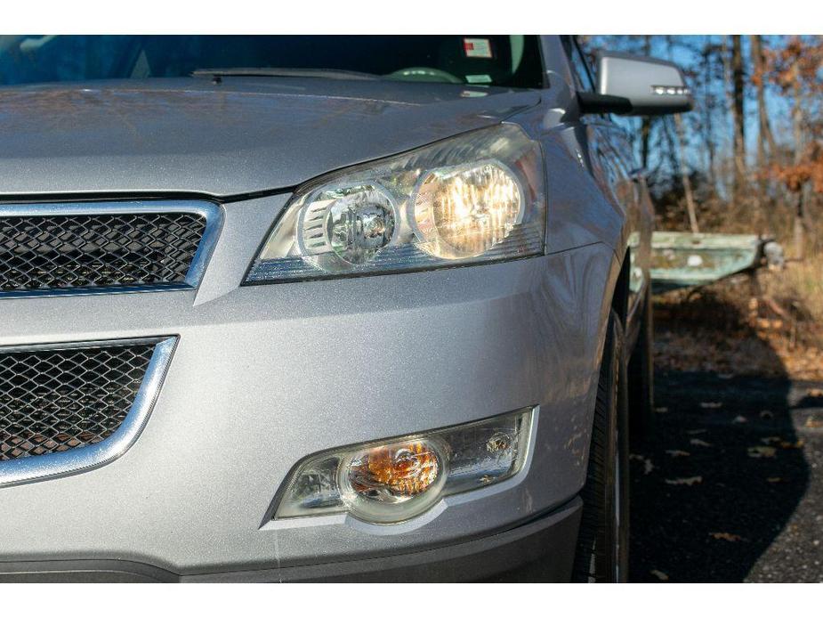 used 2010 Chevrolet Traverse car, priced at $7,999