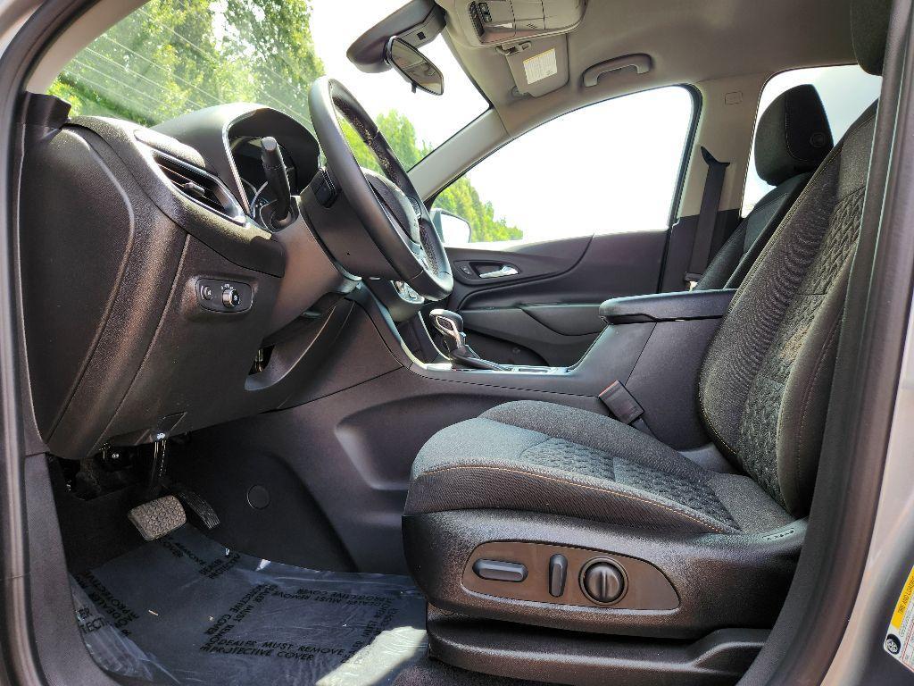 used 2023 Chevrolet Equinox car, priced at $25,250