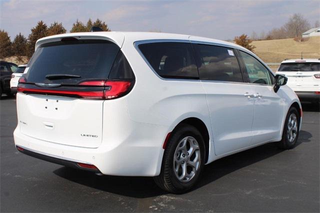 new 2024 Chrysler Pacifica car, priced at $46,941