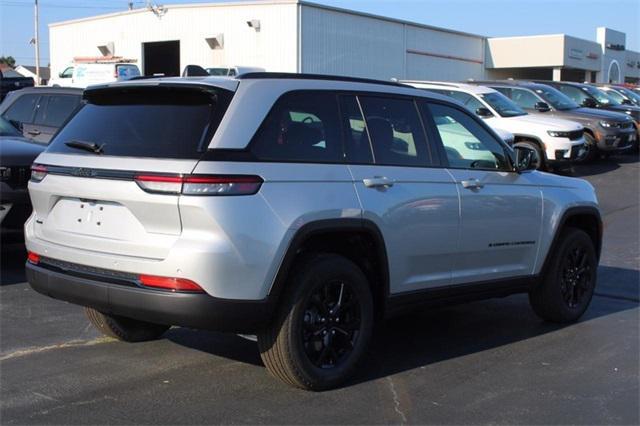 new 2024 Jeep Grand Cherokee car, priced at $40,883