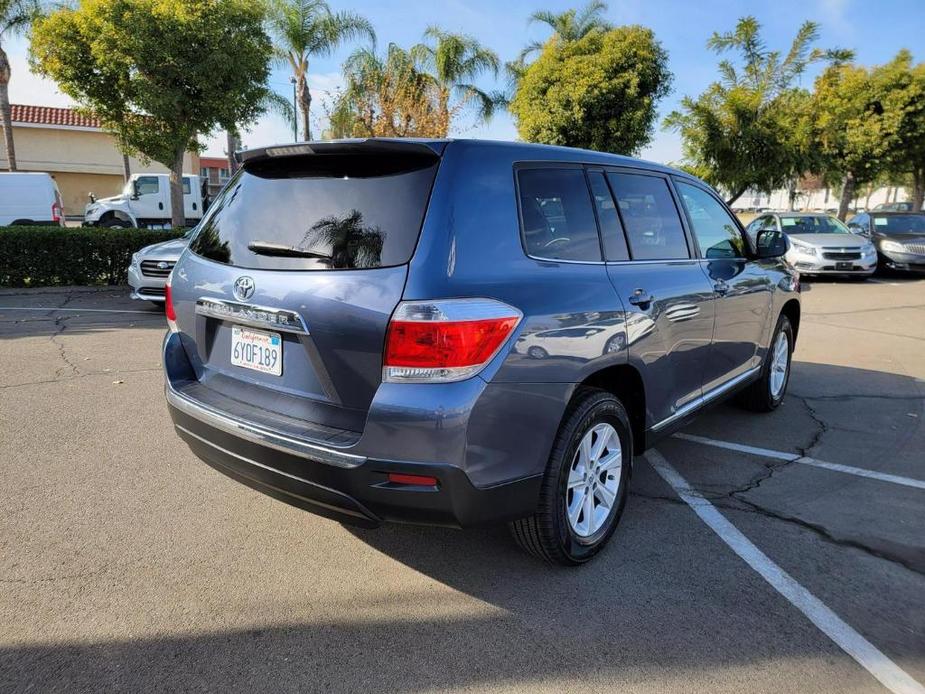 used 2013 Toyota Highlander car, priced at $12,499