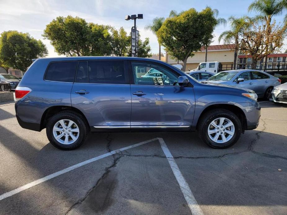 used 2013 Toyota Highlander car, priced at $12,499