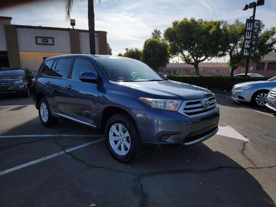 used 2013 Toyota Highlander car, priced at $12,499