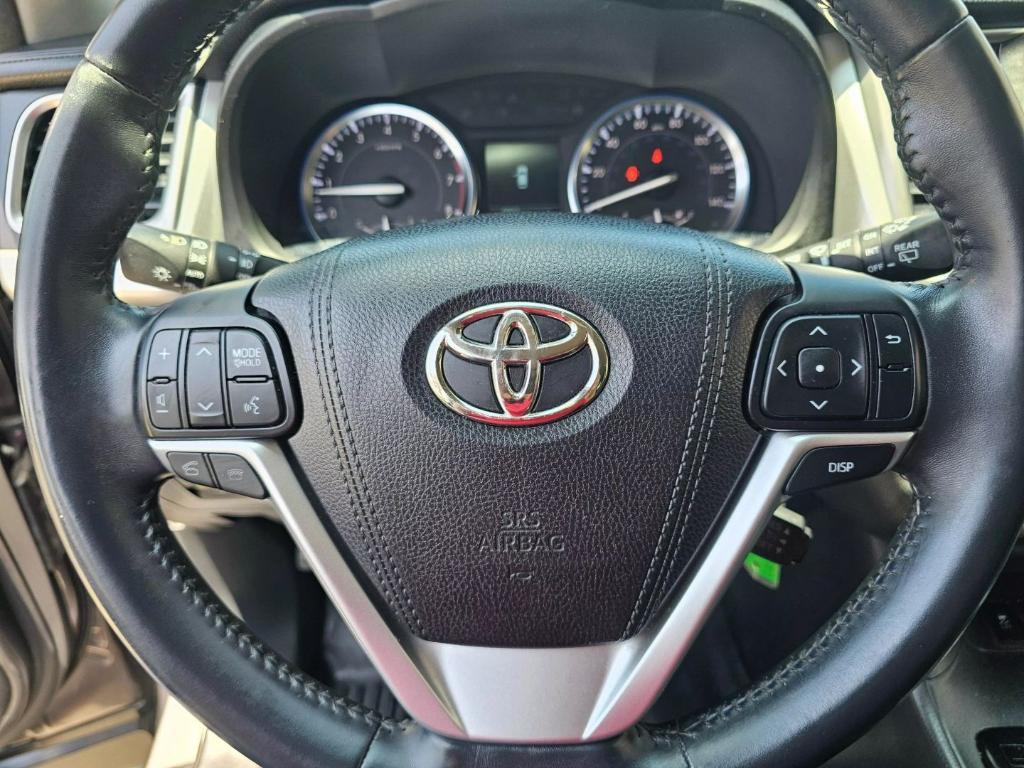 used 2016 Toyota Highlander car, priced at $12,999