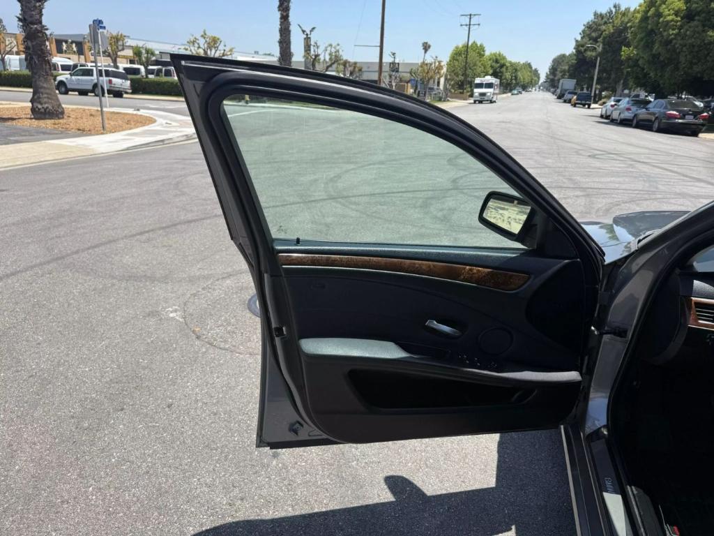used 2009 BMW 528 car, priced at $7,999