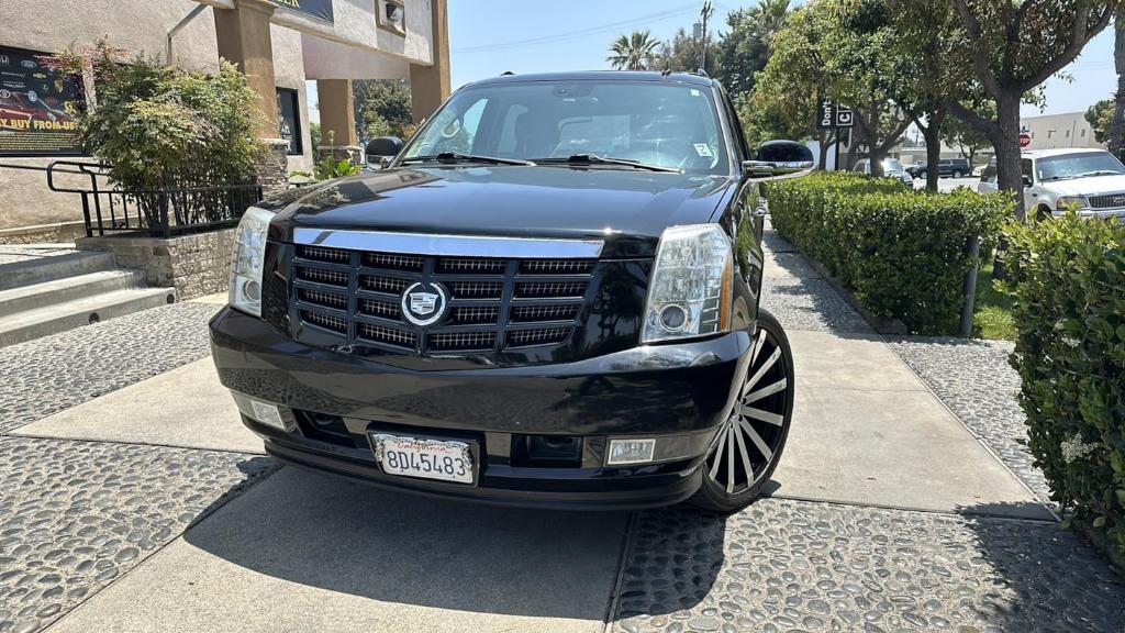 used 2008 Cadillac Escalade EXT car, priced at $14,999