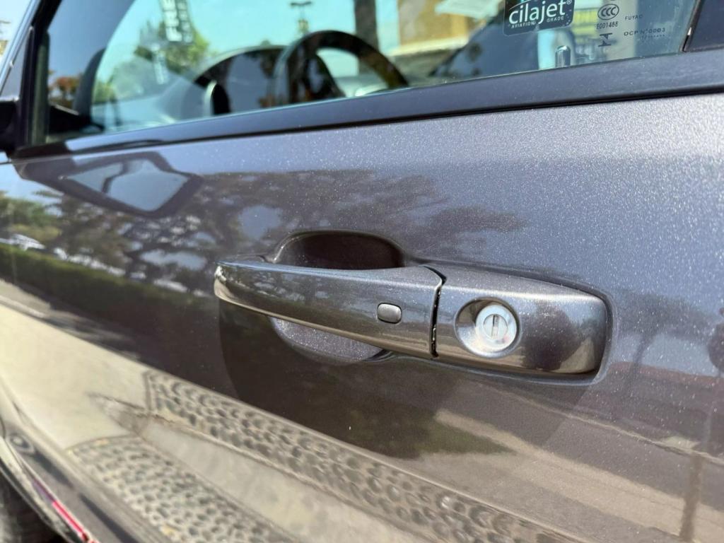 used 2018 Jeep Grand Cherokee car, priced at $18,999