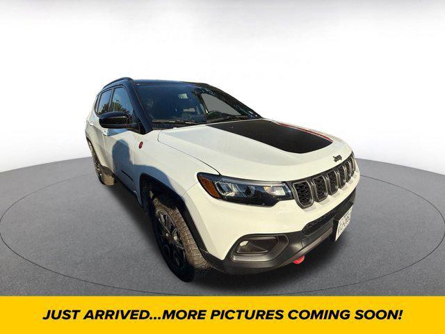 used 2025 Jeep Compass car, priced at $25,099