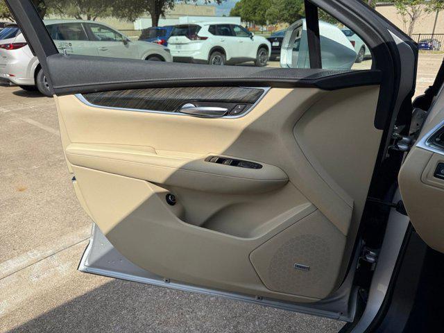 used 2018 Cadillac XT5 car, priced at $15,151