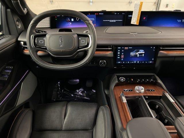 new 2025 Lincoln Navigator L car, priced at $122,190