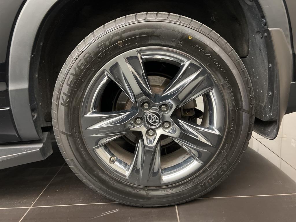 used 2019 Toyota Highlander car, priced at $31,823