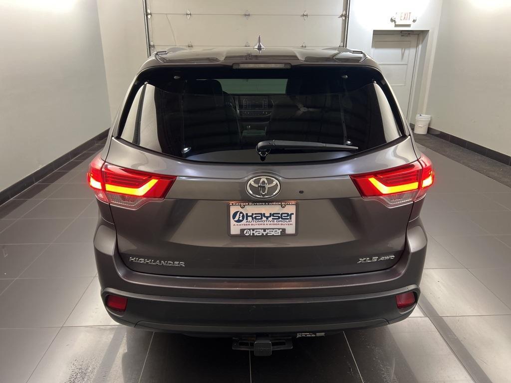 used 2018 Toyota Highlander car, priced at $22,880