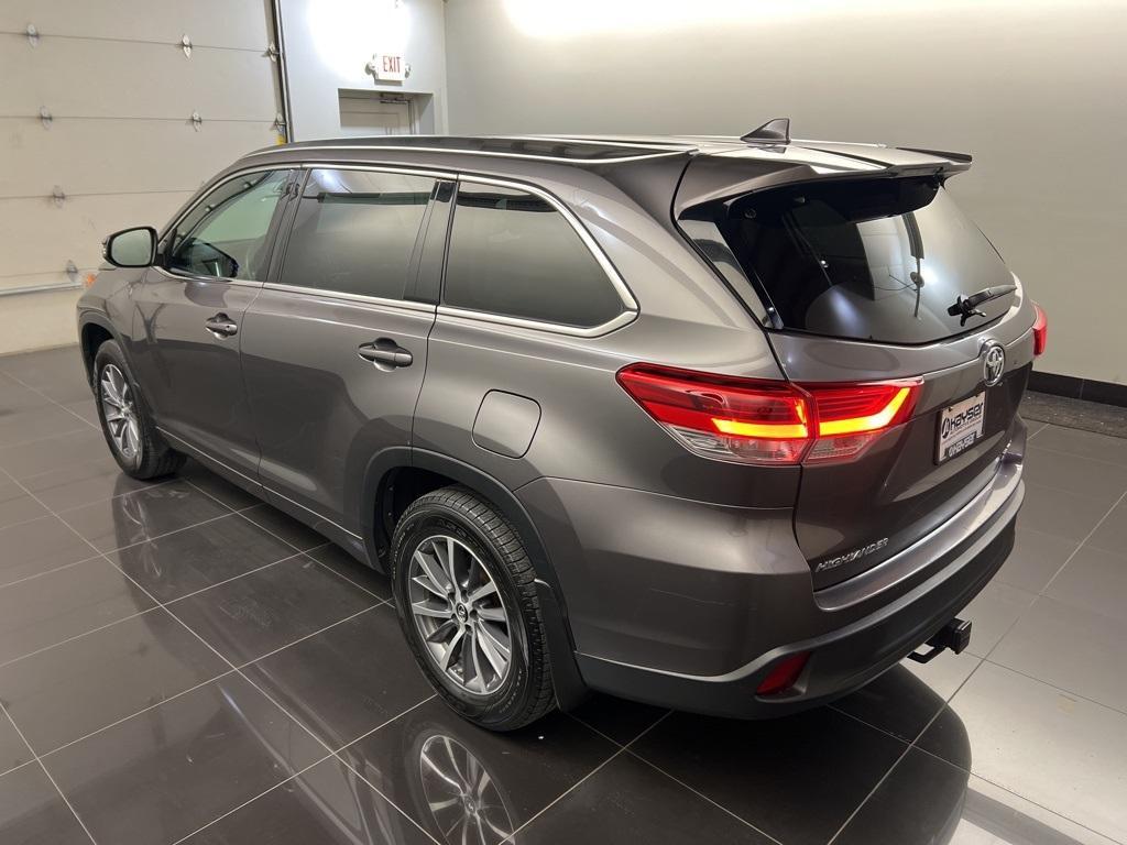 used 2018 Toyota Highlander car, priced at $22,880