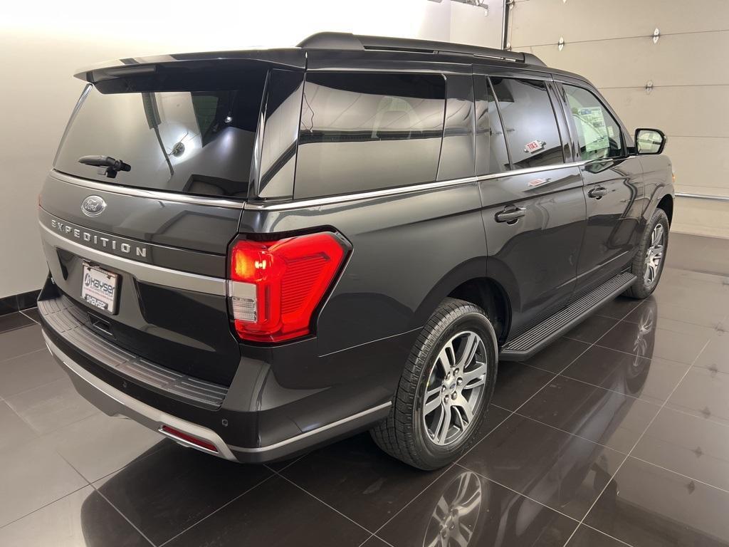 new 2024 Ford Expedition car, priced at $65,028