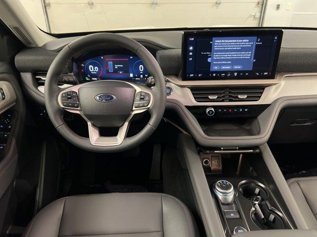 new 2025 Ford Explorer car, priced at $47,354