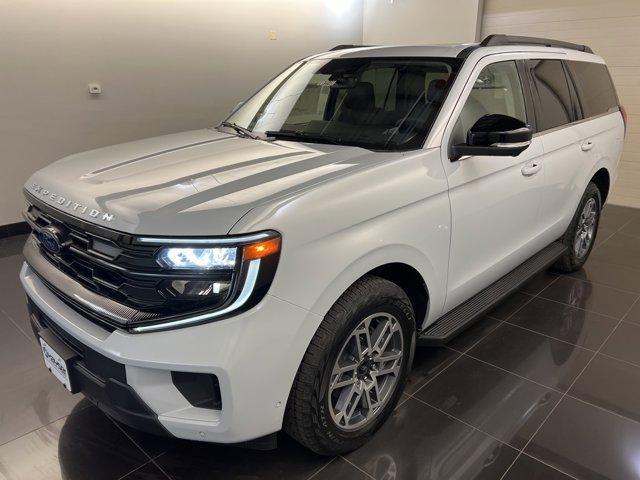 new 2025 Ford Expedition car, priced at $69,305