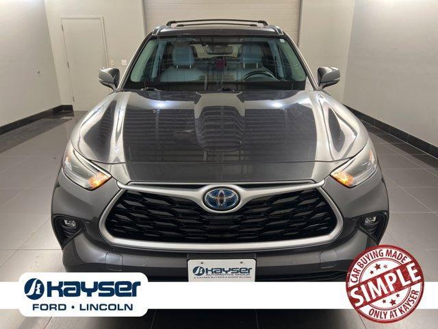 used 2021 Toyota Highlander Hybrid car, priced at $32,826