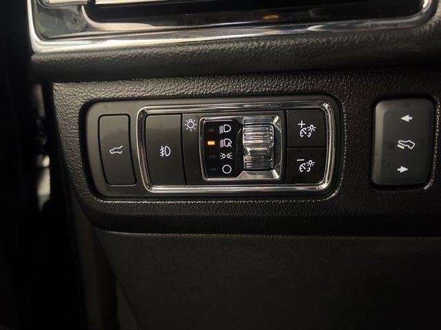 used 2024 Lincoln Navigator car, priced at $78,107