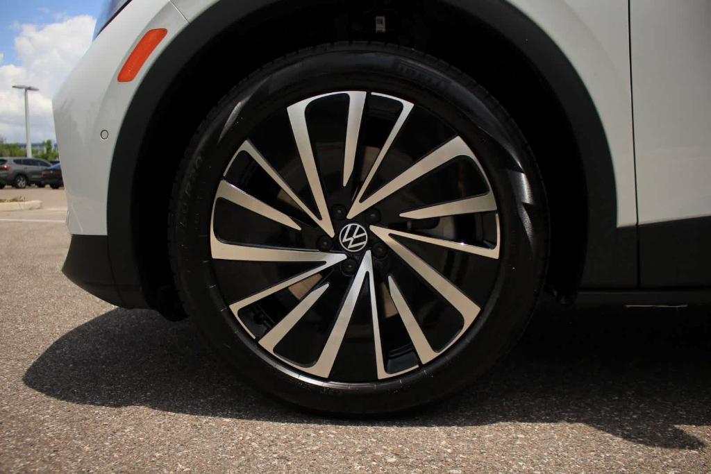 new 2024 Volkswagen ID.4 car, priced at $42,679