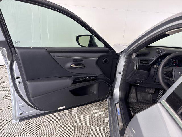 new 2025 Lexus ES 300h car, priced at $51,519