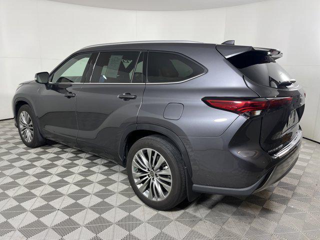 used 2022 Toyota Highlander car, priced at $47,000