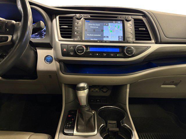 used 2019 Toyota Highlander Hybrid car, priced at $32,000