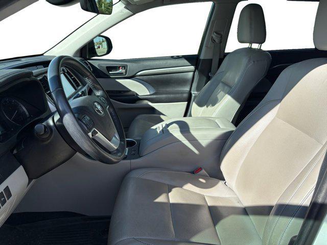 used 2019 Toyota Highlander Hybrid car, priced at $32,000