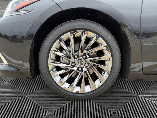 new 2025 Lexus ES 300h car, priced at $56,834