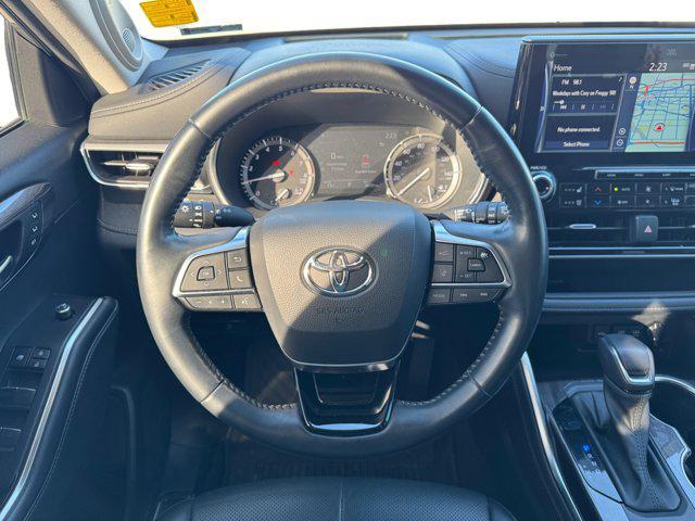 used 2021 Toyota Highlander car, priced at $36,000
