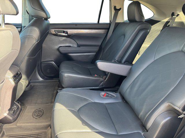 used 2021 Toyota Highlander car, priced at $36,000