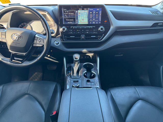 used 2021 Toyota Highlander car, priced at $36,000