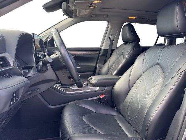 used 2021 Toyota Highlander car, priced at $36,000