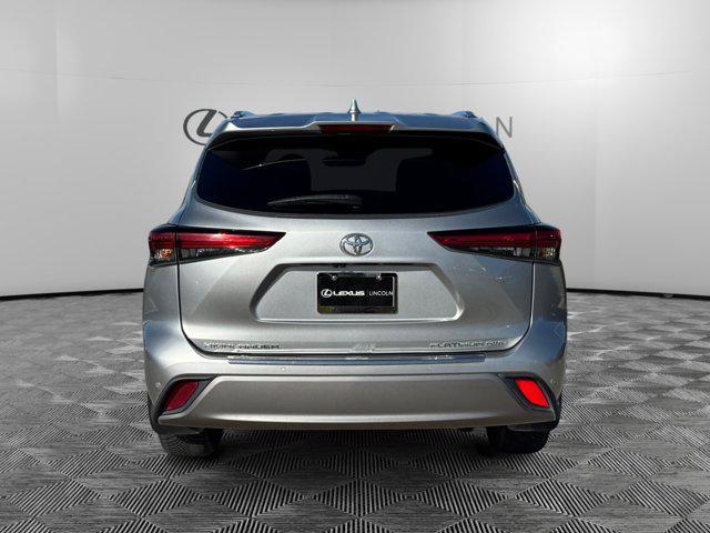 used 2021 Toyota Highlander car, priced at $36,000