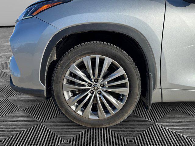 used 2021 Toyota Highlander car, priced at $36,000