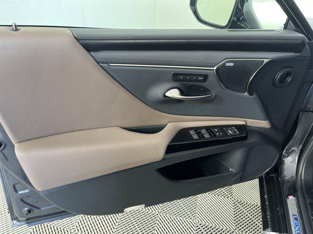 new 2025 Lexus ES 300h car, priced at $57,734