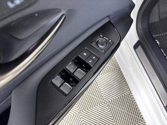 new 2025 Lexus ES 300h car, priced at $57,114