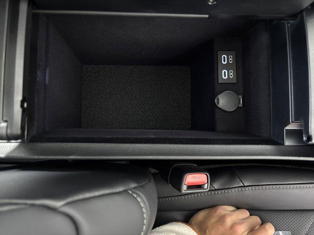 new 2025 Lexus ES 300h car, priced at $57,114