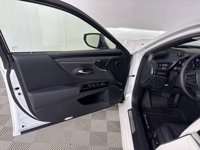 new 2025 Lexus ES 300h car, priced at $57,114